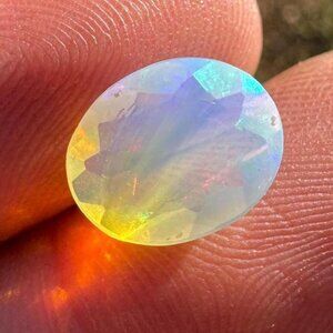 2 carat Welo Opal - Oval Cut
